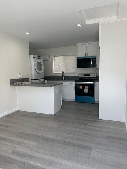 Building Photo - 8153 San Juan Ave