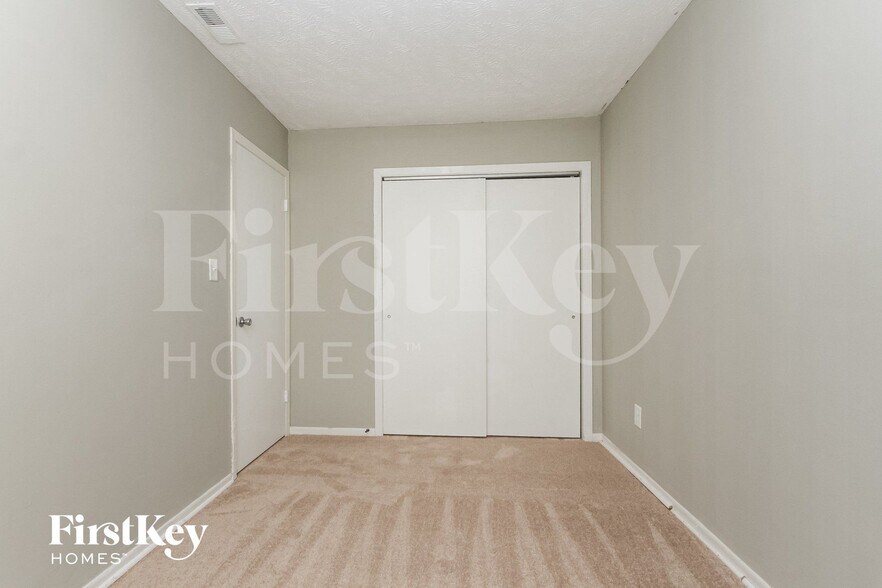 Building Photo - 3243 Eastbrooke Ct