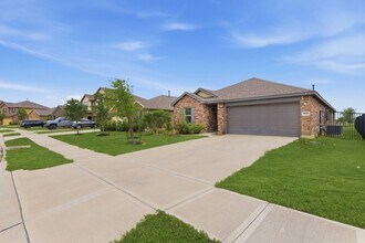 Building Photo - 10433 Russell Pines Dr
