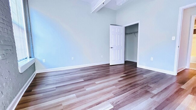 Building Photo - 160 Lafayette St