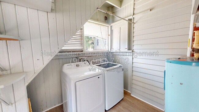 Building Photo - 2739 Herschel St