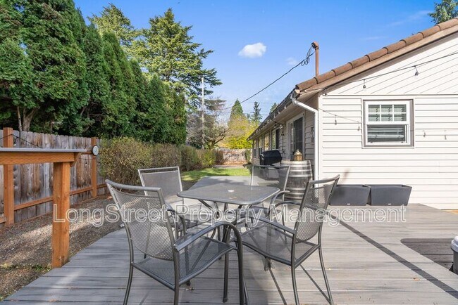 Building Photo - 7788 SE Thompson Rd