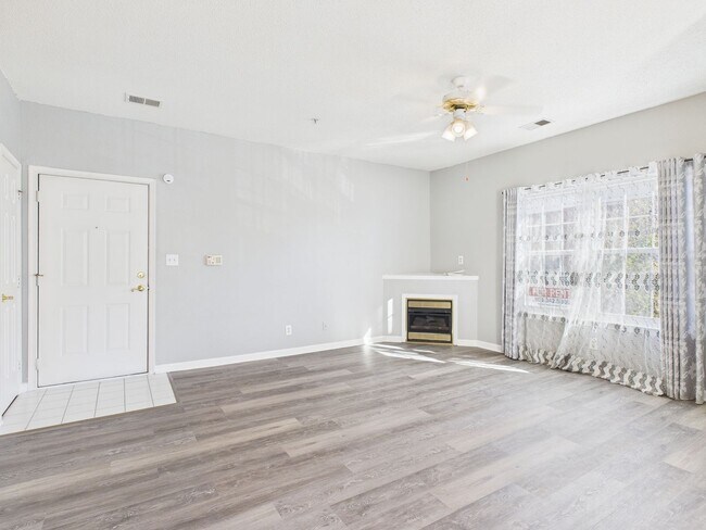 Building Photo - 801 Brassie Ln