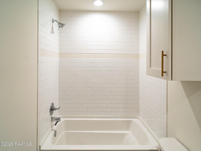 Building Photo - 110 Oak Plns Aly