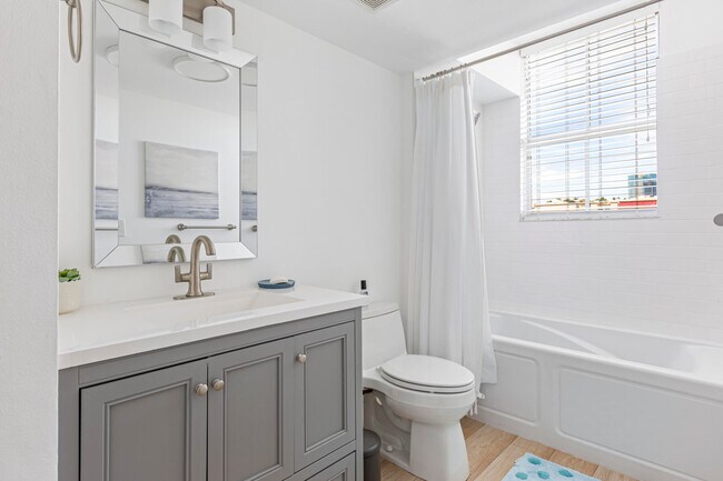 Building Photo - 600 S Dixie Hwy