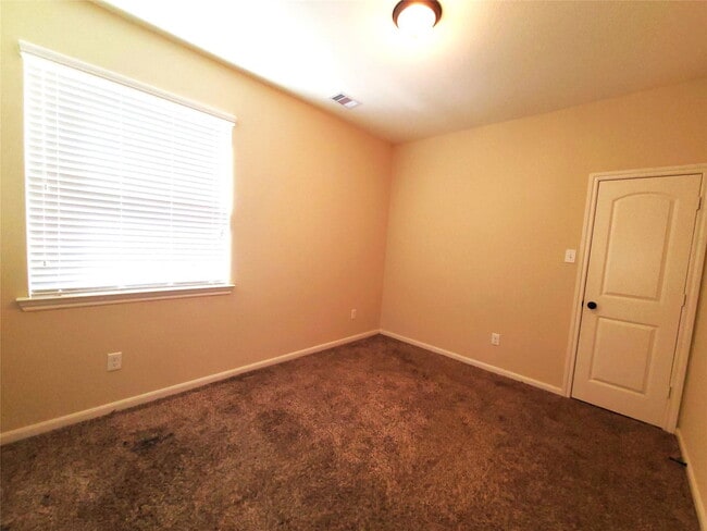 Building Photo - 206 Cheswood Forest Pl