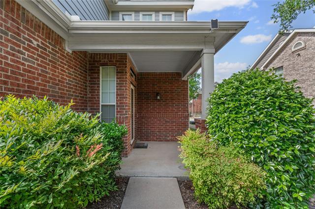 Building Photo - 2301 Stoneleigh Pl