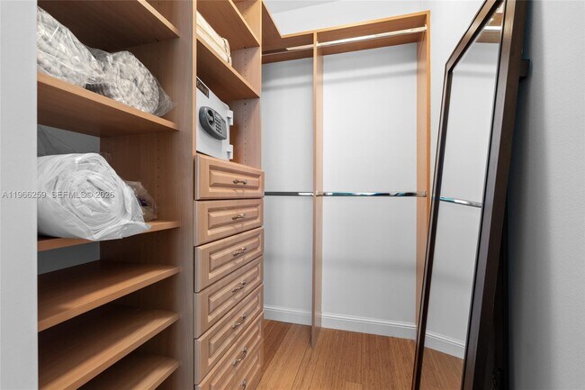 Building Photo - 21055 Yacht Club Dr