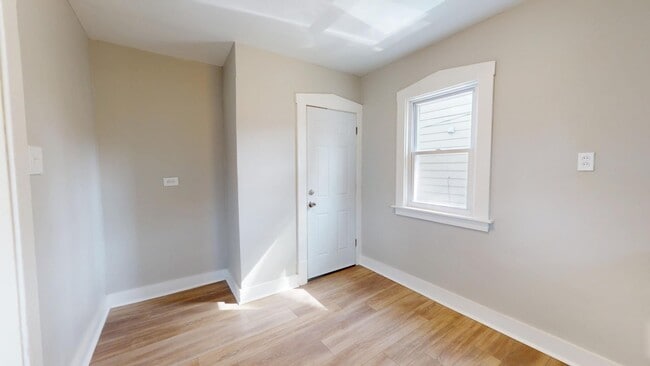 Building Photo - Cudell / West Boulevard Area - 3 bedroom/1...