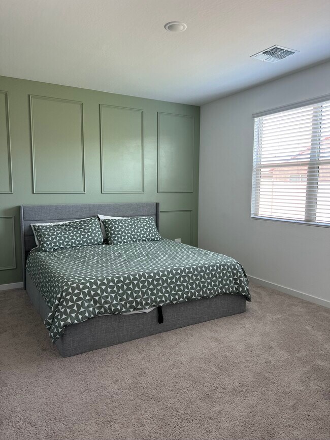 Building Photo - 40090 W Wade Dr