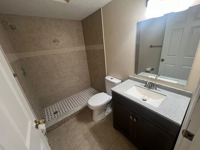 Building Photo - 3019 Bonaventure Cir