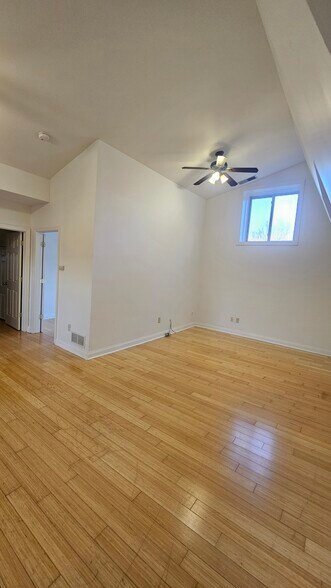 Building Photo - 635 Kress Aly