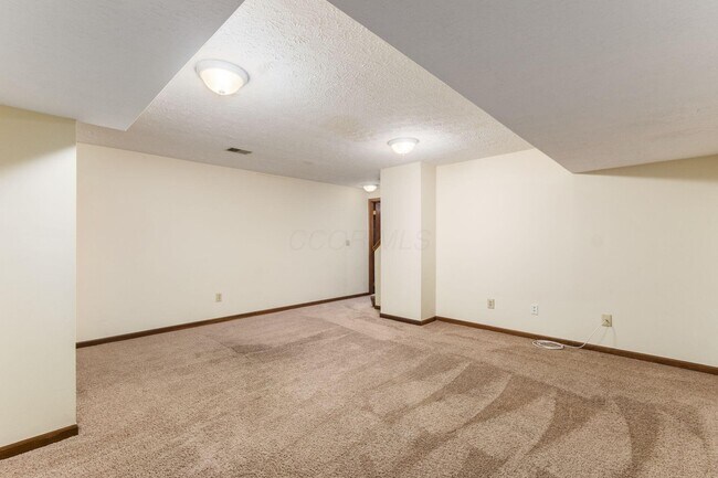 Building Photo - 4847 Dierker Rd