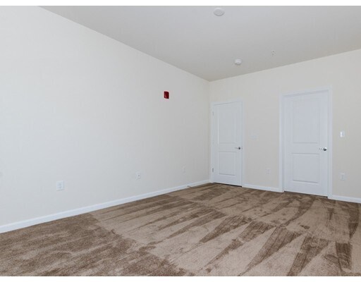 Building Photo - 130 University Ave