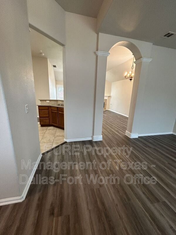 Building Photo - 625 Spanish Oak Ct