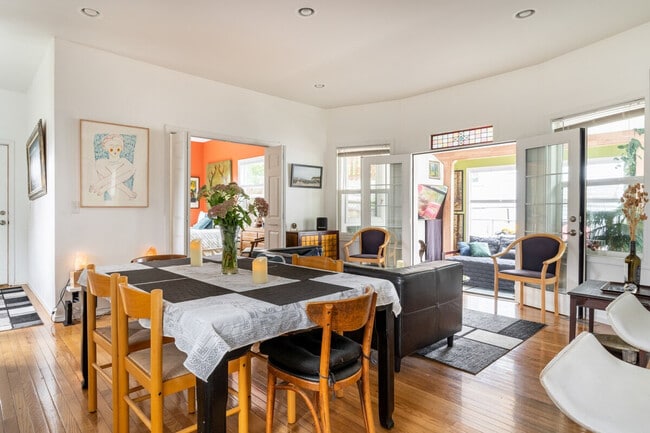 Primary Photo - 938 21st Ave