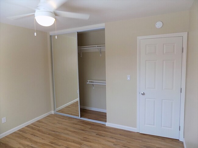 Building Photo - m497 - Mateer