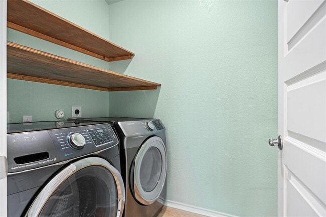 Building Photo - 256 Benmyrtle Trl