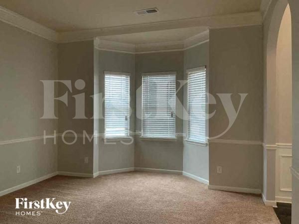 Building Photo - 165 Shenandoah Dr