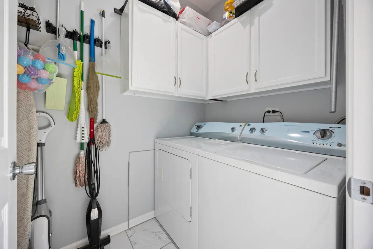 Building Photo - 9411 Harrison St