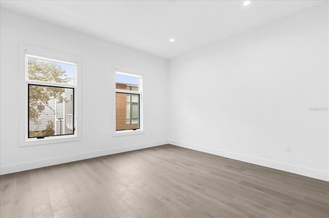 Building Photo - 1776 Mondrian Cir