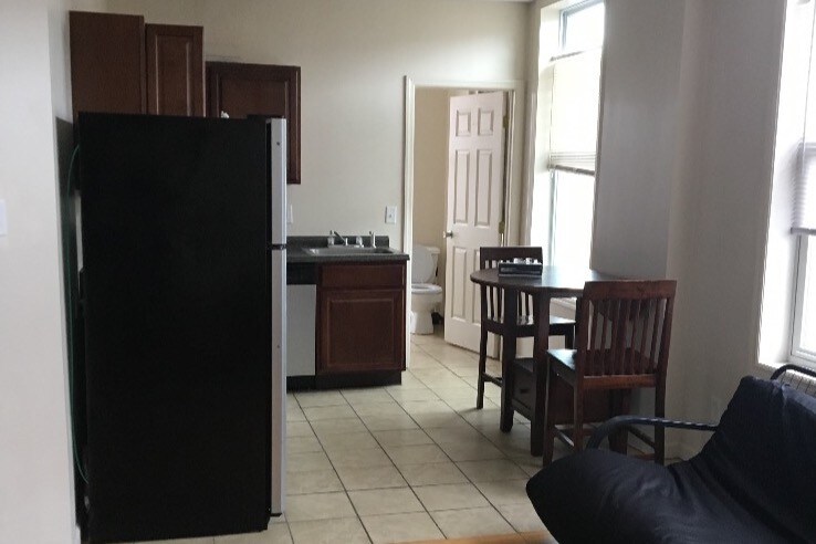 Building Photo - 387 High St