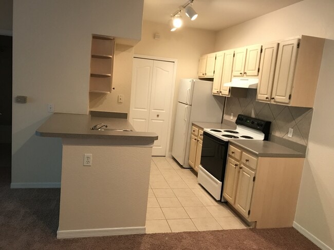 Building Photo - 1/1 Ground Floor Condo Visconti in Maitland $1195!