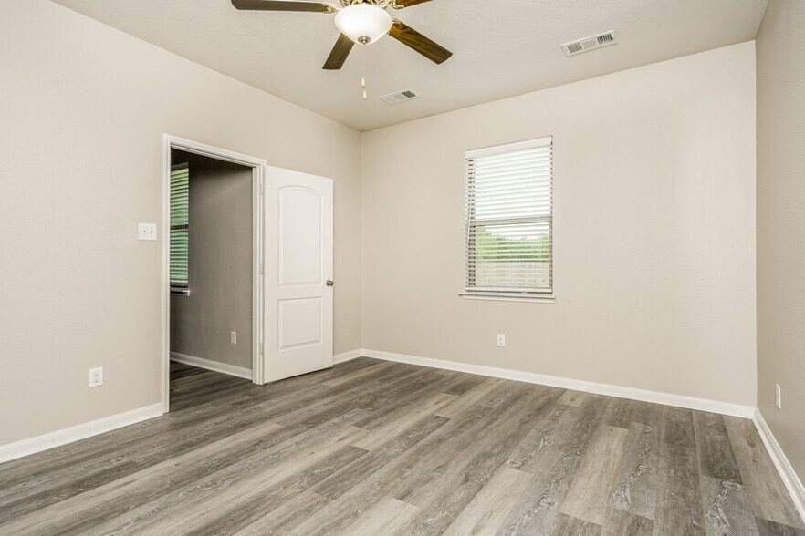 Building Photo - 1403 Park Trails Blvd