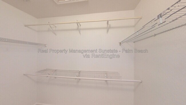 Building Photo - 5060 Starblaze Dr