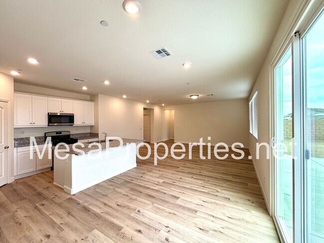 Building Photo - 12594 Ava Loma St