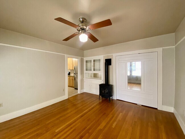 Building Photo - 926-932 35