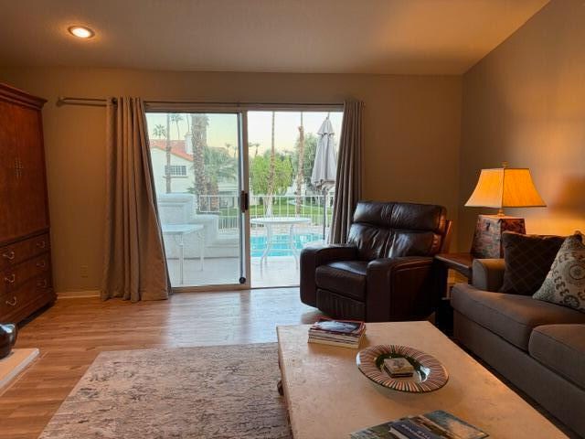 Building Photo - 726 Vista Lago Dr N