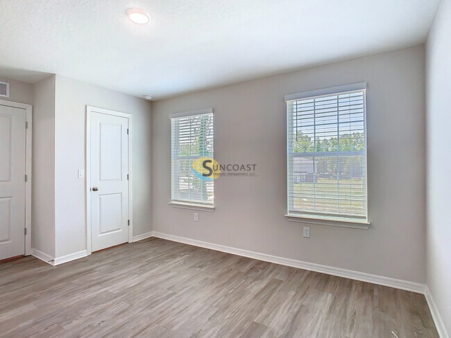 Building Photo - 3821 SW 43rd Ct