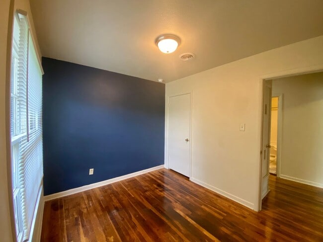 Building Photo - Available June 29: 4 Bedroom Unit in Estab...