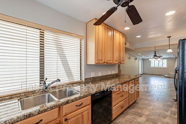 Building Photo - 5658 N 78th Way