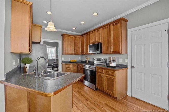 Building Photo - 3825 Barnsdale Dr