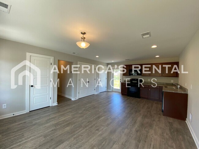 Building Photo - Home for Rent in Talladega, AL!!! AVAILABLE NOW!!!