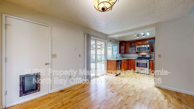 Building Photo - 1321 Berrydale Dr