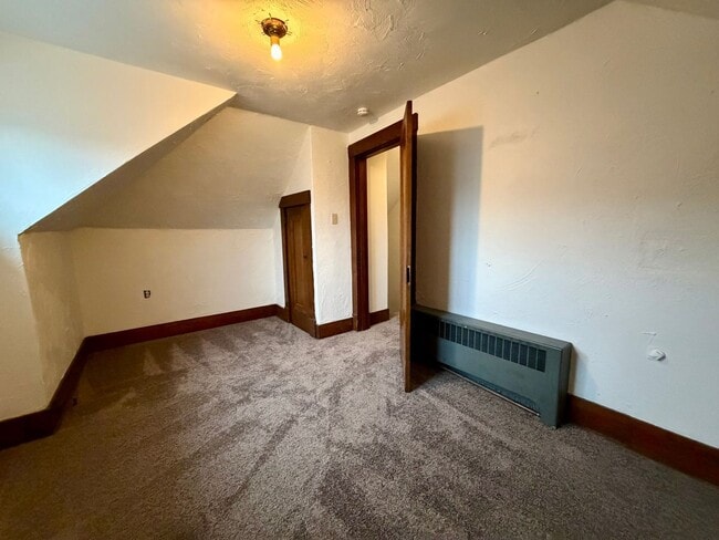 Building Photo - 1011 2nd St