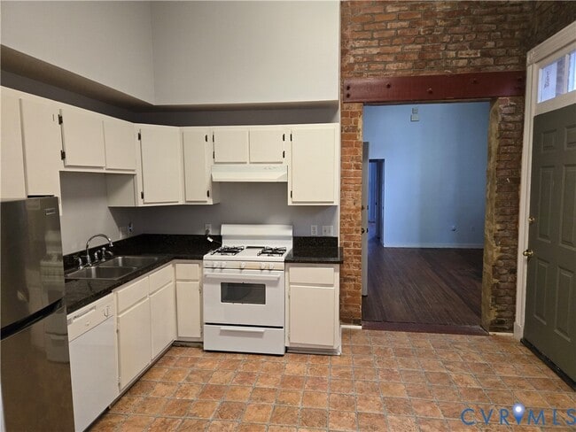 Building Photo - 408 W Marshall St