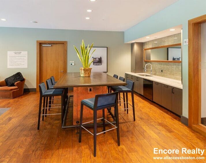 Building Photo - 234 S Huntington Ave