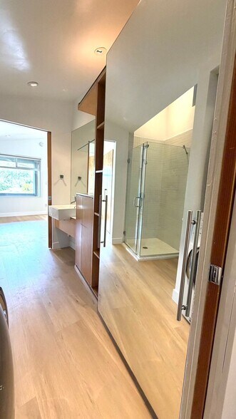 Building Photo - 2306 Teviot St