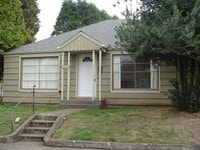 Building Photo - House near downtown on bus line