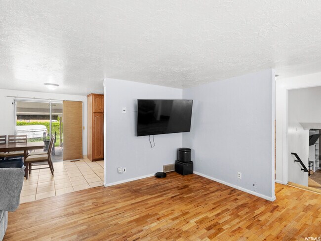 Building Photo - 1848 Marianna Cir