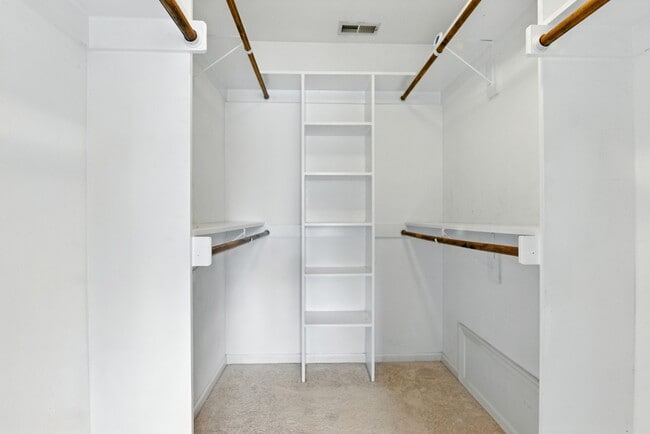 Building Photo - 3077 Silver Maple Dr