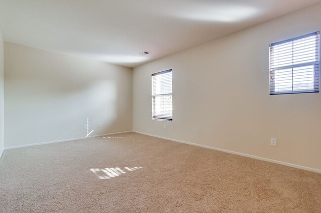 Building Photo - Gorgeous 4 Bedroom Santa Fe Hills Home With a Pool!