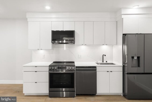 Building Photo - 1208 M St NW