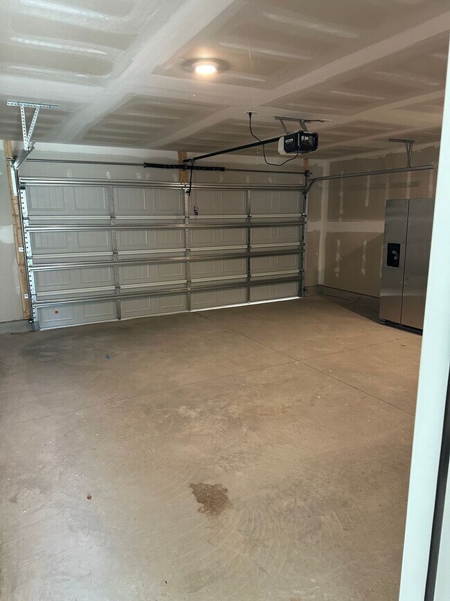 Building Photo - 361 Wellspring Dr