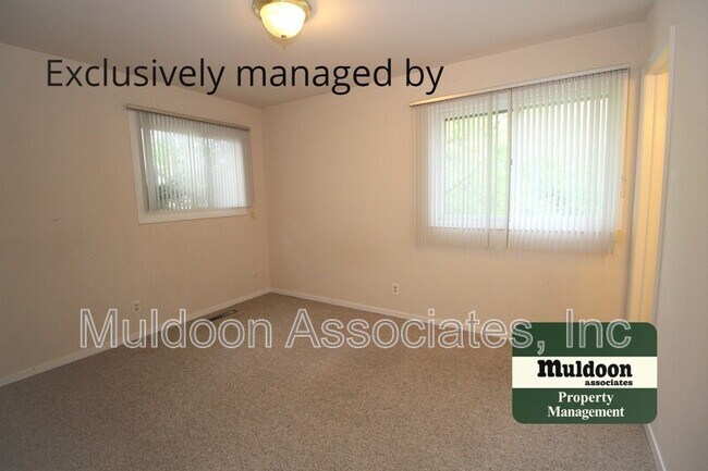 Building Photo - 3026 Drakestone Dr