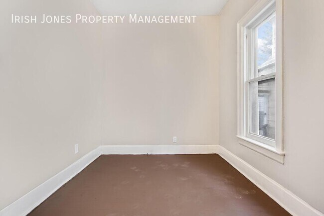 Building Photo - 41 Parkview Ave